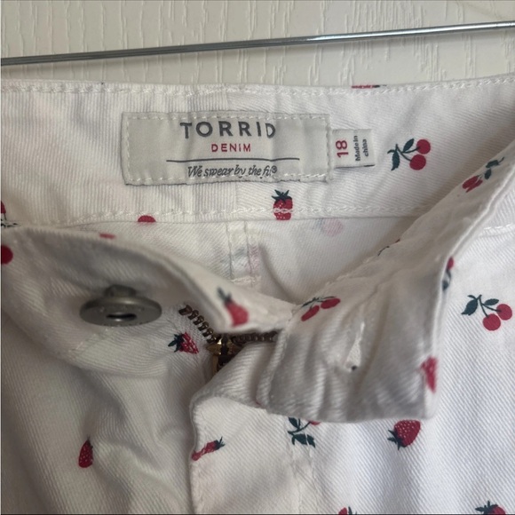 Torrid White Shorts with Red Cherry Pattern - Picture 4 of 5
